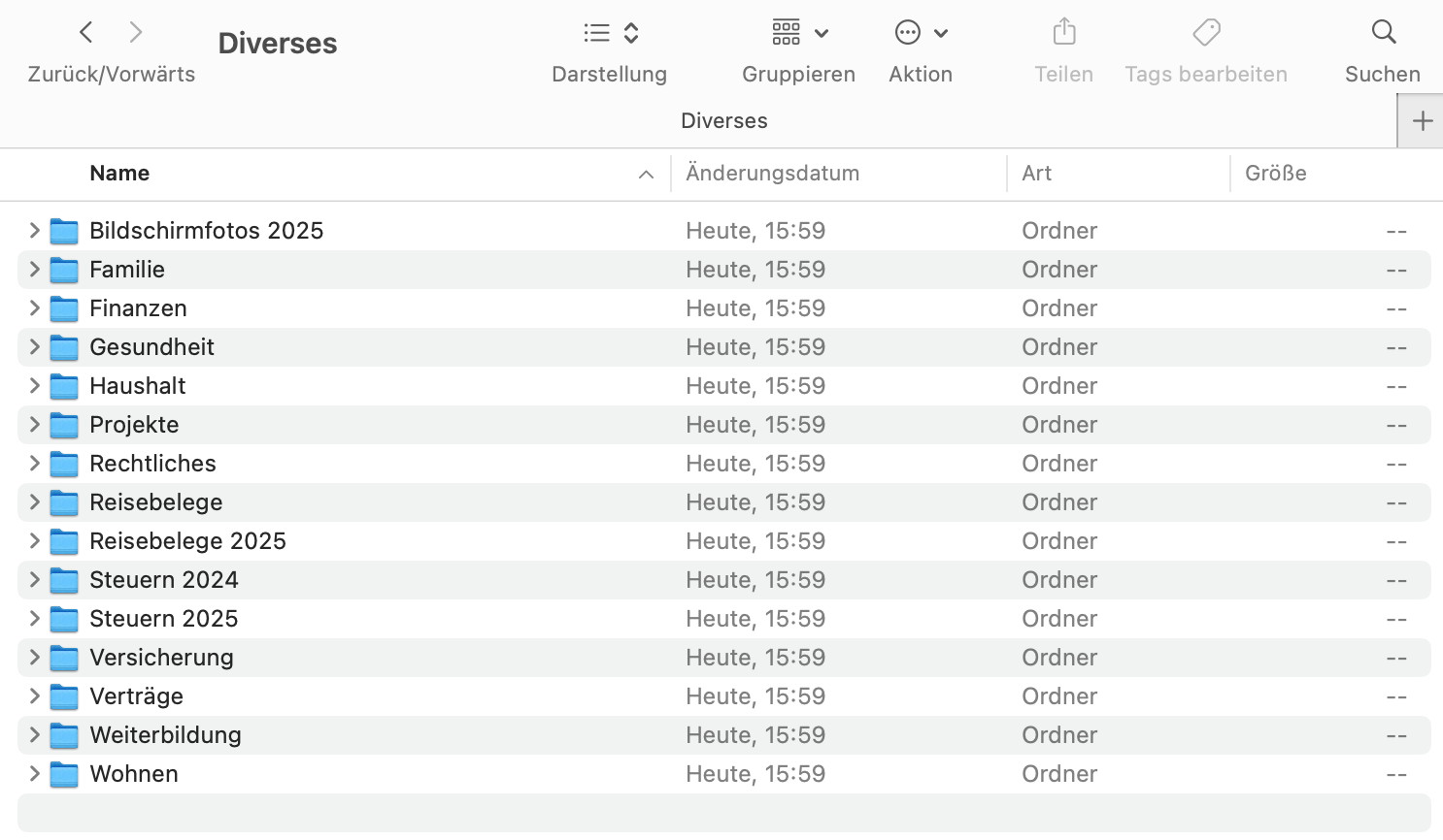 macOS Finder mit sortierten Ordnern: Bildschirmfotos 2025, Familie, Finanzen, Gesundheit, Rechtliches und mehr